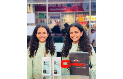 Double Smiles at OPSEL – Happy Twins with Two Honor X5 Plus Smartphones