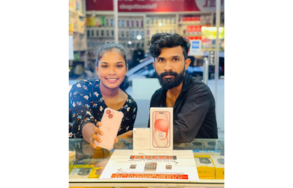 Happy Customer with iPhone 15 – Genuine Apple Experience at OPSEL